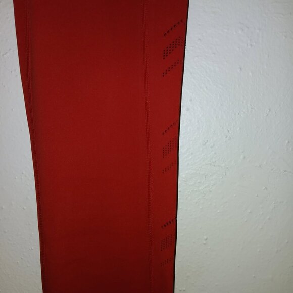 SMALL RED ISABELLA ACTIVEWEAR LEGGINGS - Picture 3 of 3